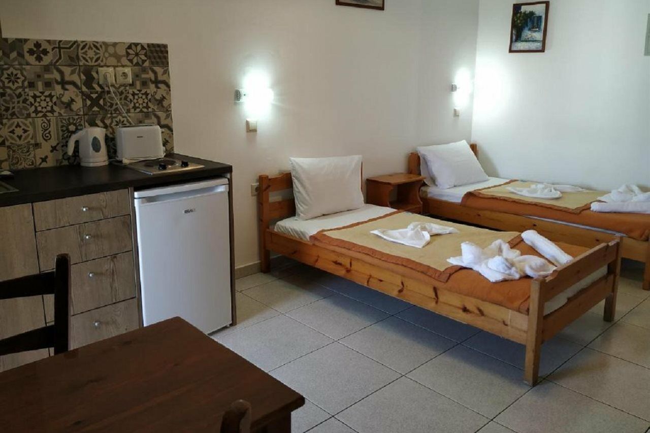 Pardalakis Studios Gerani  Екстер'єр фото